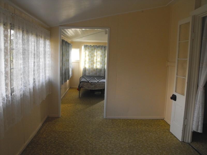 62 Cairns Street, Nanango QLD 4615