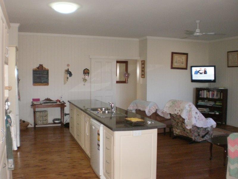 33 Sonaree Drive, Kingaroy QLD 4610