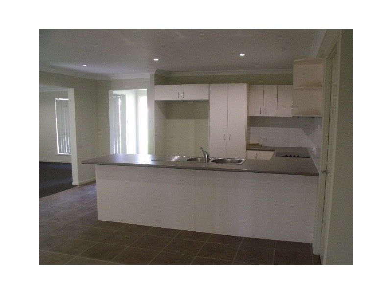 42 Banksia Drive, Kingaroy QLD 4610