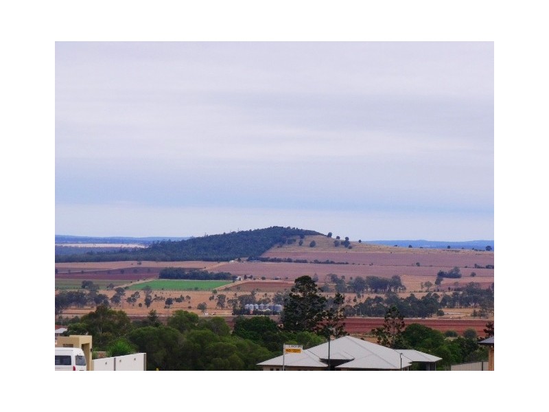 35 Bridgeman Parade, Kingaroy QLD 4610