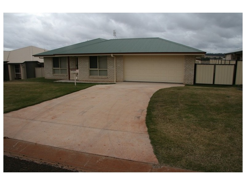 18 Poinciana Avenue, Kingaroy QLD 4610