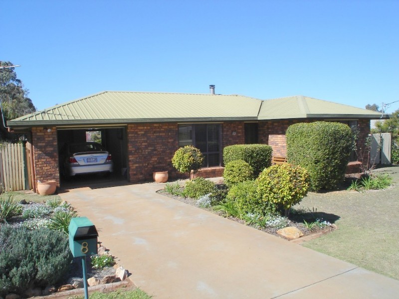 8 Lister Court, Kingaroy QLD 4610