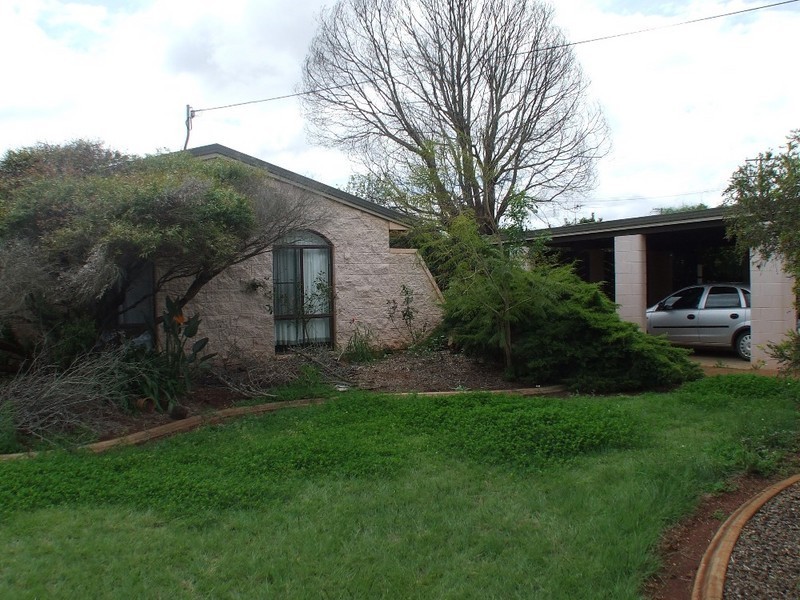 21 Windsor Circle, Kingaroy QLD 4610