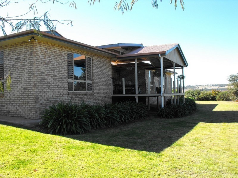 14 Couchmans Road, Kingaroy QLD 4610