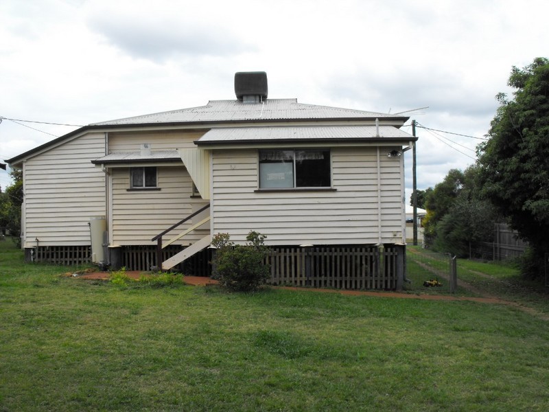 13 Moonya Street, Kingaroy QLD 4610