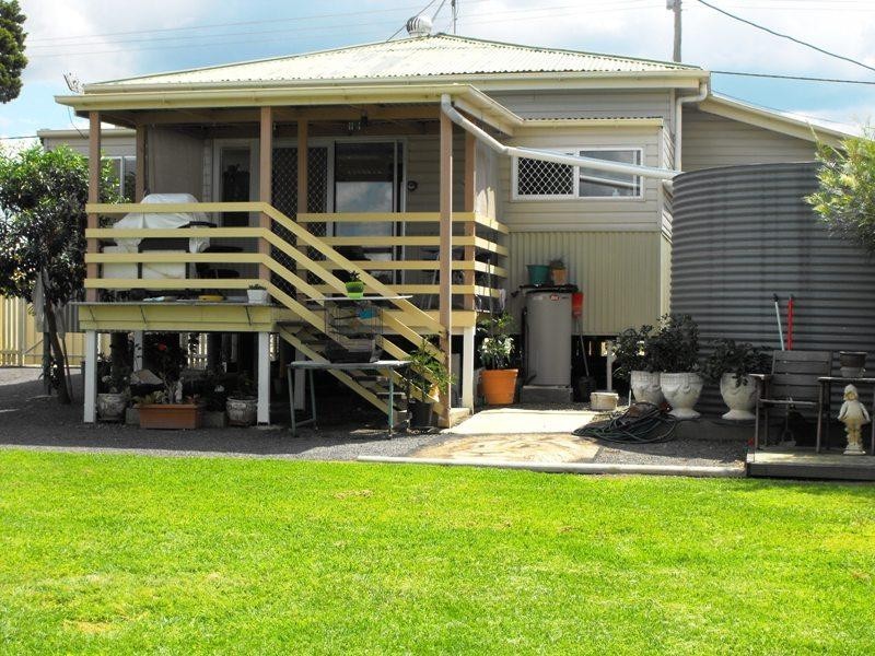 24 Gipps Street, Nanango QLD 4615