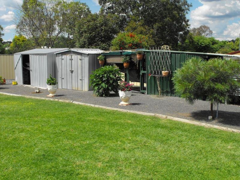 24 Gipps Street, Nanango QLD 4615