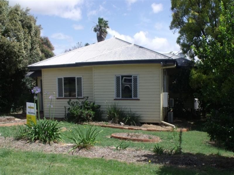 27 Fitzroy Street, Kingaroy QLD 4610