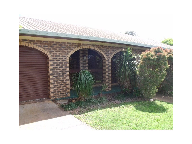 14 Buckingham Street, Kingaroy QLD 4610
