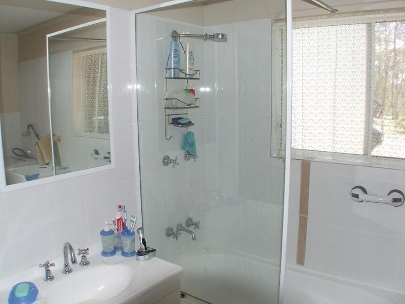 8 Farr Court, Nanango QLD 4615