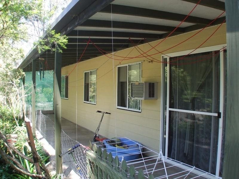 8 Farr Court, Nanango QLD 4615