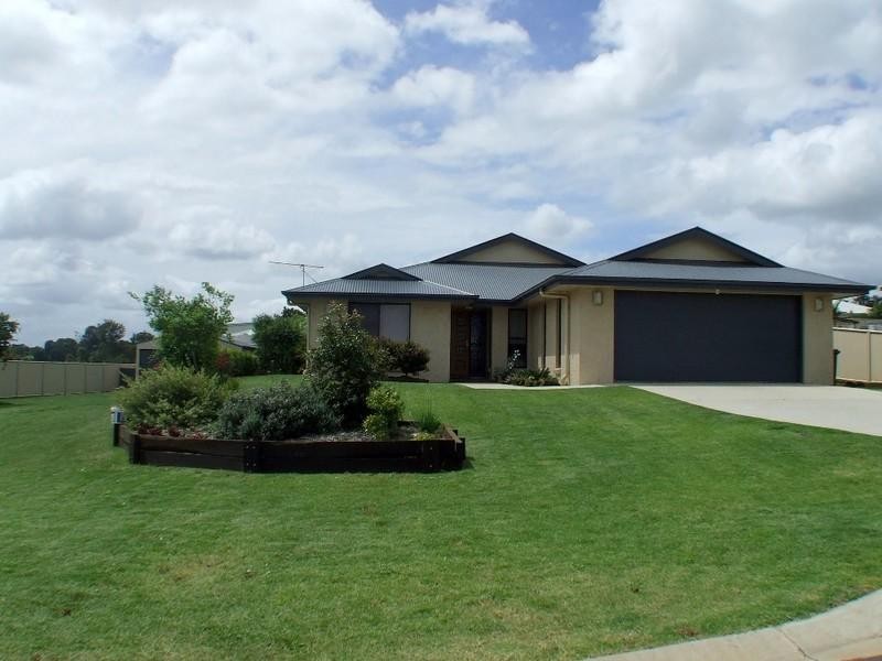 13 Daisy Court, Kingaroy QLD 4610