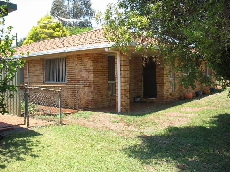 8 Jubilee Street, Kingaroy QLD 4610