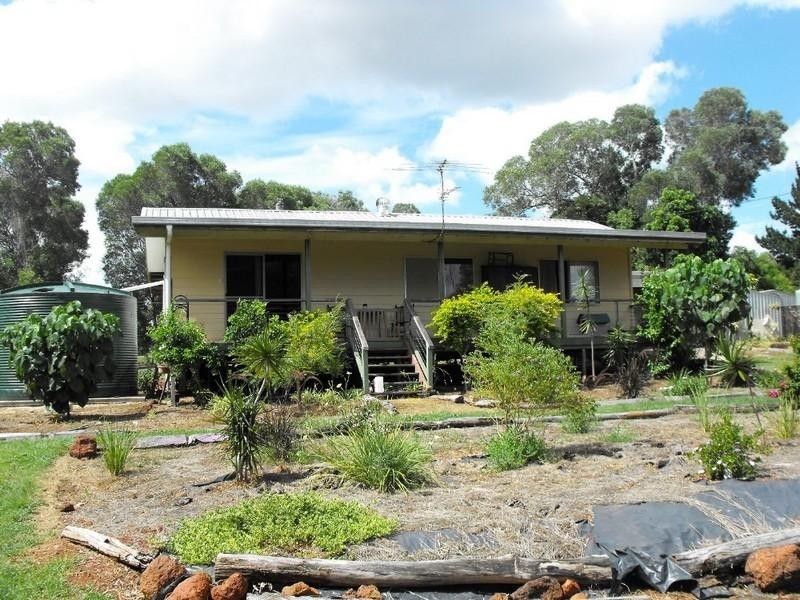 4 Harris Road, Kingaroy QLD 4610