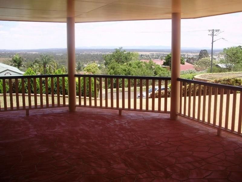28 Adermann Drive, Kingaroy QLD 4610