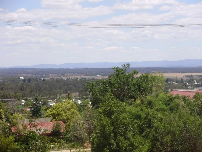 28 Adermann Drive, Kingaroy QLD 4610