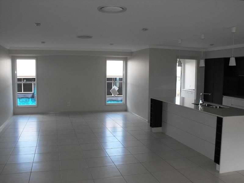 10 Allan Place, Kingaroy QLD 4610