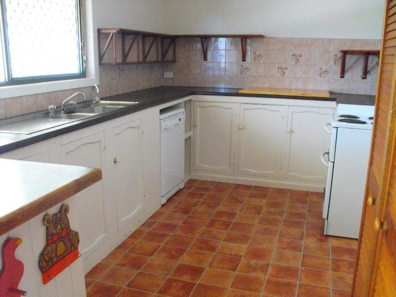 5 Clark Close, Kingaroy QLD 4610