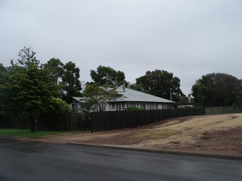 4 Queen Street, Kingaroy QLD 4610