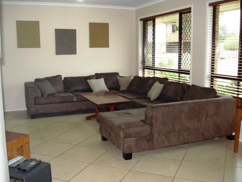 1 Avoca Place, Nanango QLD 4615