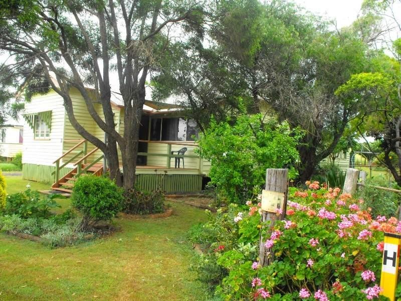 21 Andrew Street, Wooroolin QLD 4608