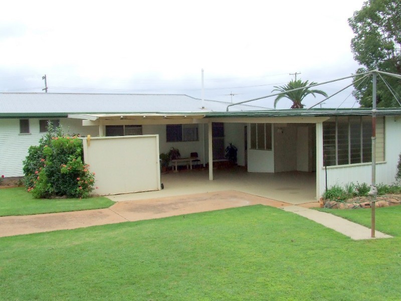 136 Ivy Street, Kingaroy QLD 4610