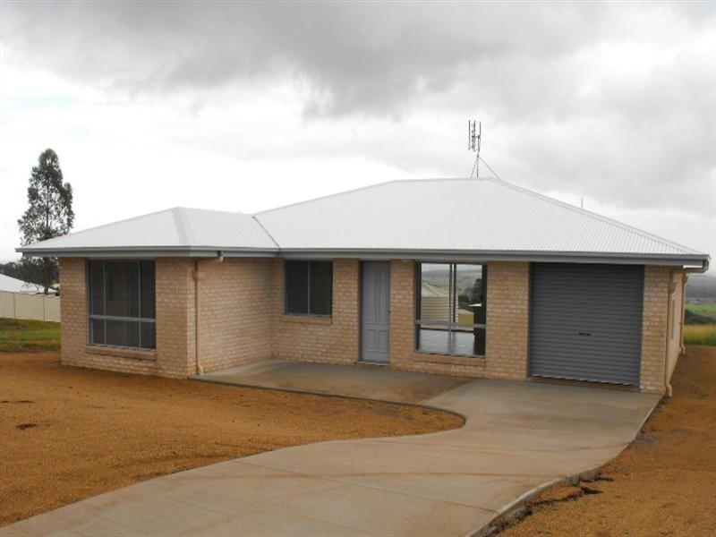 35 Bridgeman Parade, Kingaroy QLD 4610