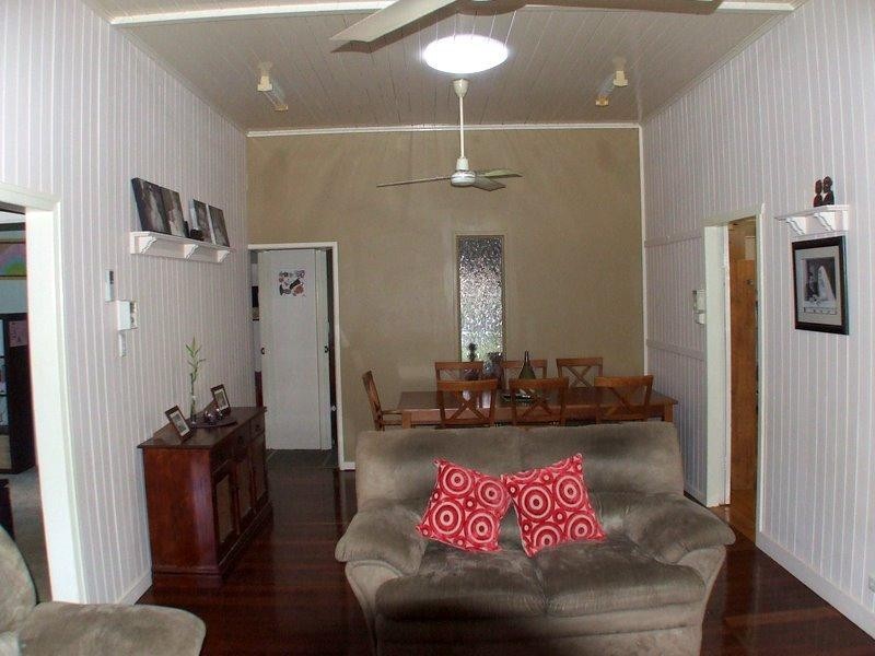 11 Gooyong Street, Kingaroy QLD 4610