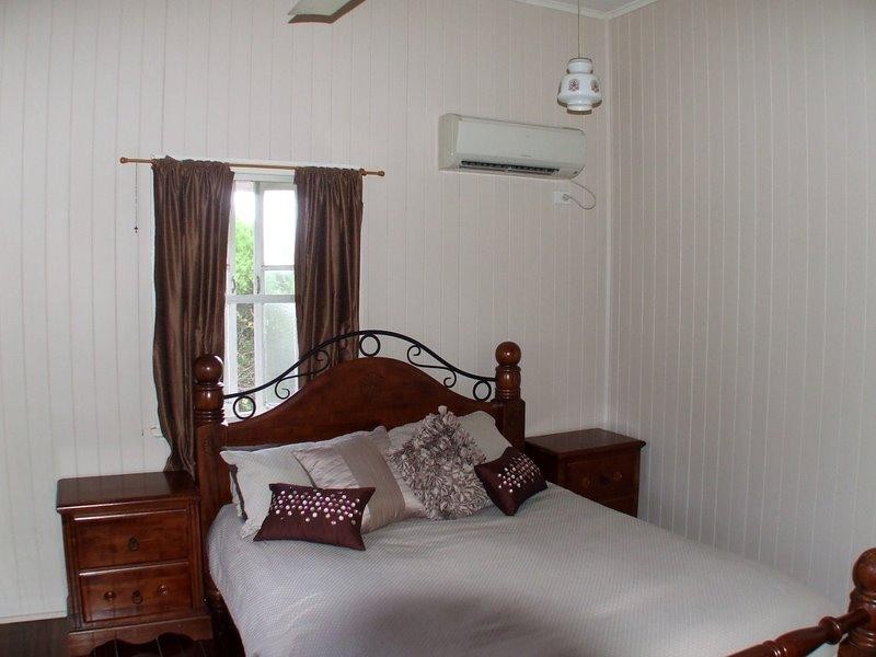 11 Gooyong Street, Kingaroy QLD 4610