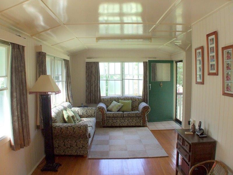 11 Gooyong Street, Kingaroy QLD 4610