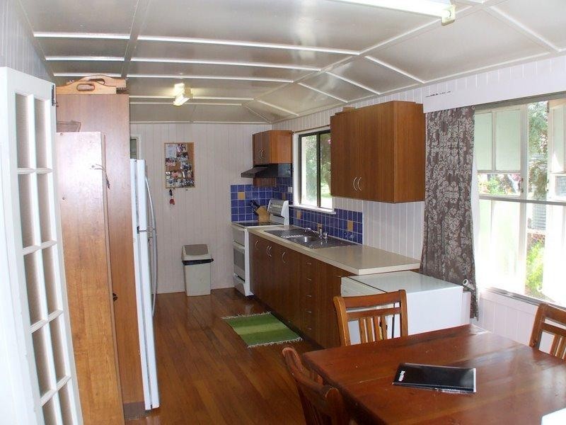 11 Gooyong Street, Kingaroy QLD 4610
