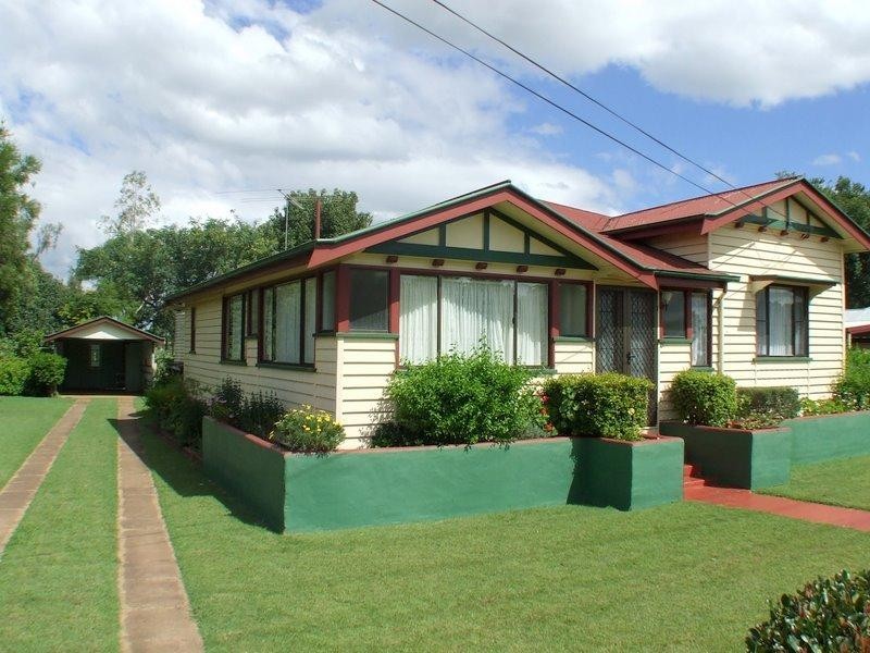 27 Avoca Street, Kingaroy QLD 4610