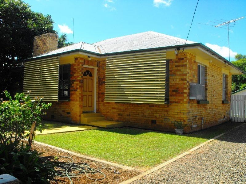 28 Norman Road, Kingaroy QLD 4610