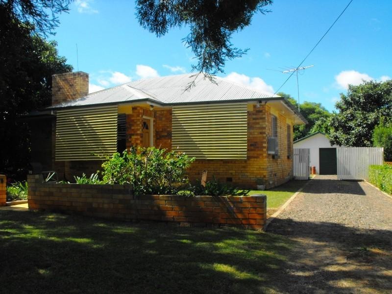 28 Norman Road, Kingaroy QLD 4610