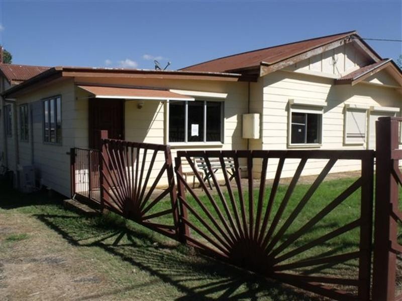 59 Albert Street, Kingaroy QLD 4610