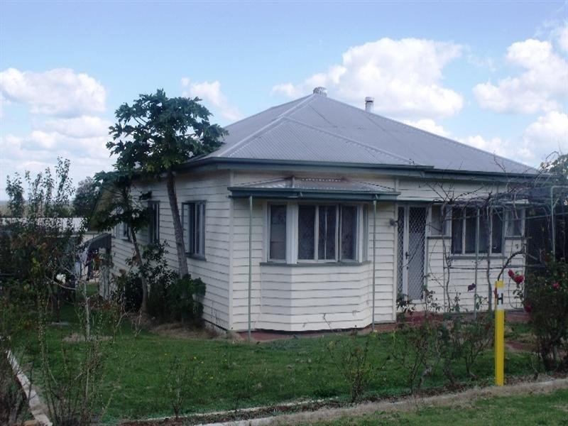 15 Fitzroy Street, Kingaroy QLD 4610