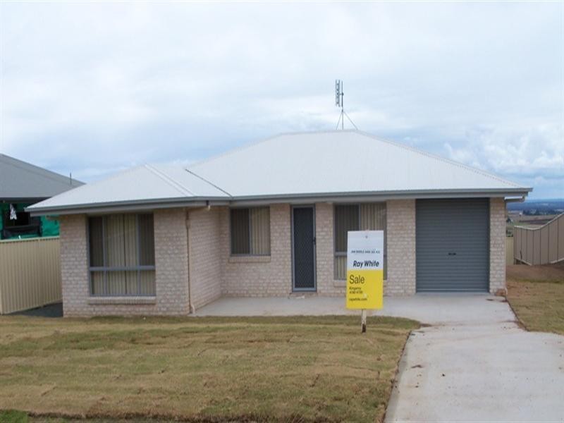 35 Bridgeman Parade, Kingaroy QLD 4610