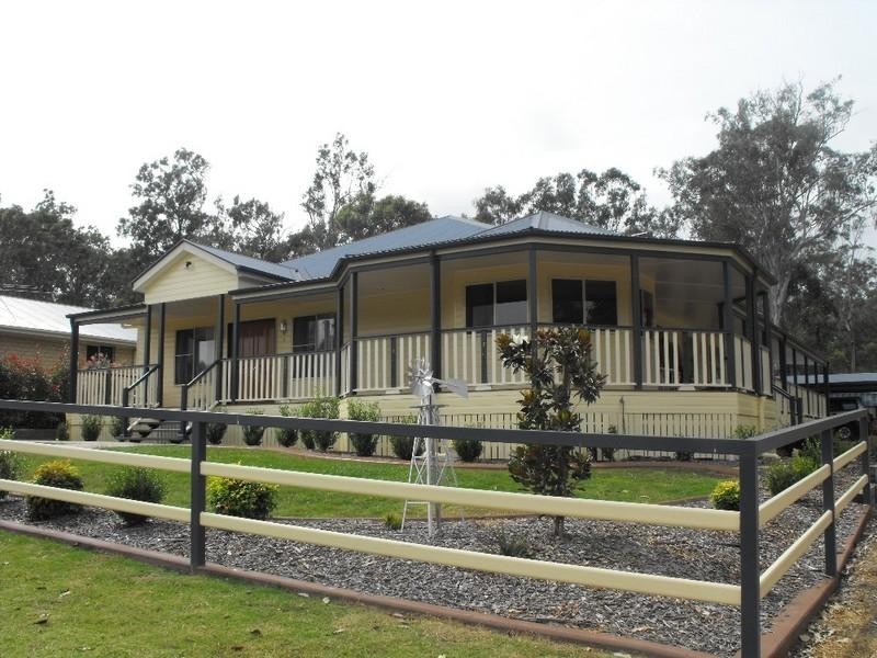 2 Dalkeith Street, Nanango QLD 4615