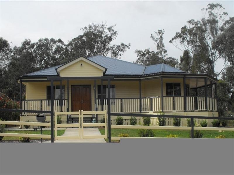 2 Dalkeith Street, Nanango QLD 4615