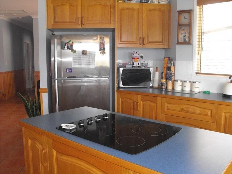 2 Dalkeith Street, Nanango QLD 4615