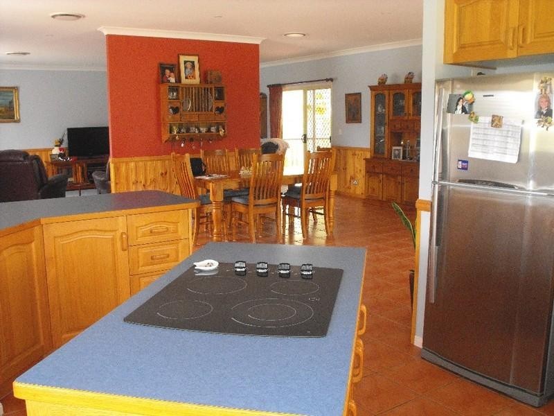 2 Dalkeith Street, Nanango QLD 4615