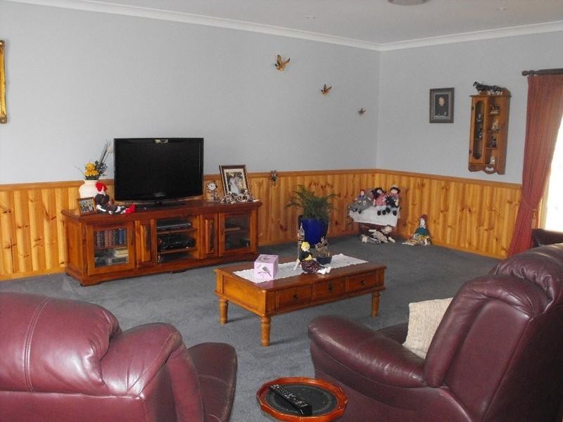 2 Dalkeith Street, Nanango QLD 4615