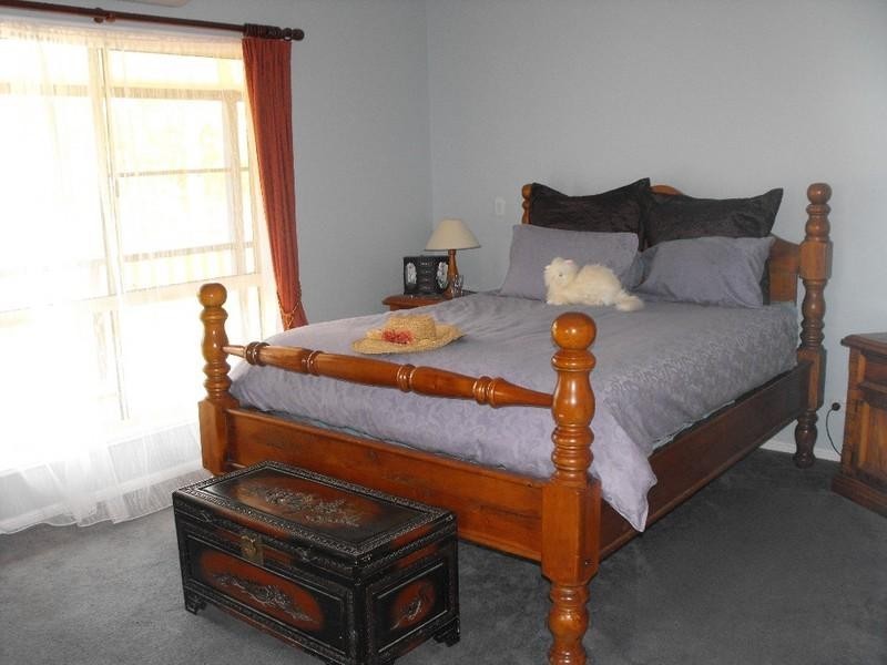 2 Dalkeith Street, Nanango QLD 4615