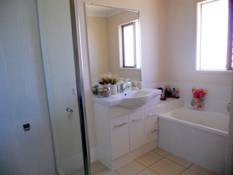 42 Bottlebrush Street, Kingaroy QLD 4610