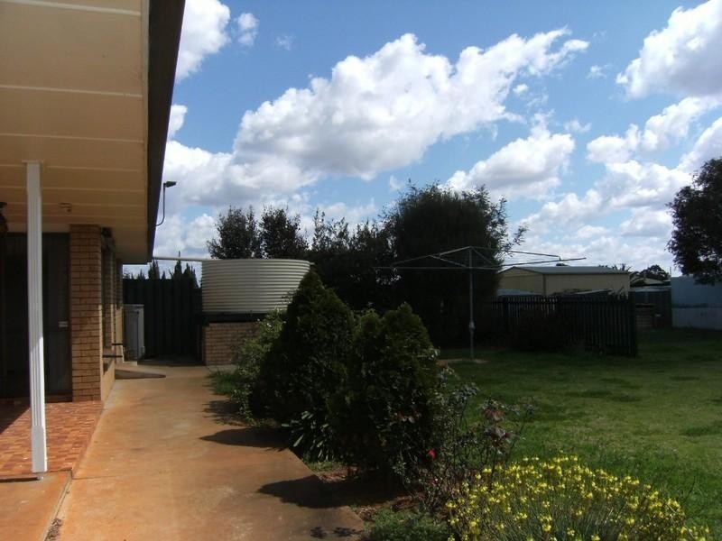 10 Gladys Street, Kingaroy QLD 4610