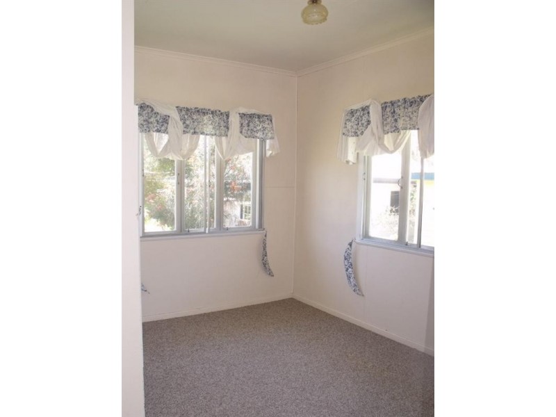 16 Knight Street, Kingaroy QLD 4610