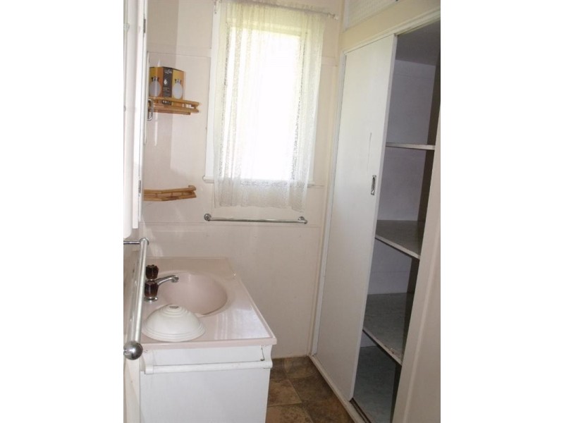 16 Knight Street, Kingaroy QLD 4610