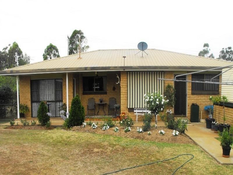 10 Gladys Street, Kingaroy QLD 4610