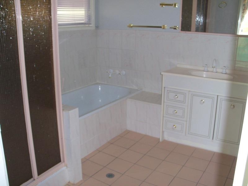 251 Carbeen Crescent, Nanango QLD 4615