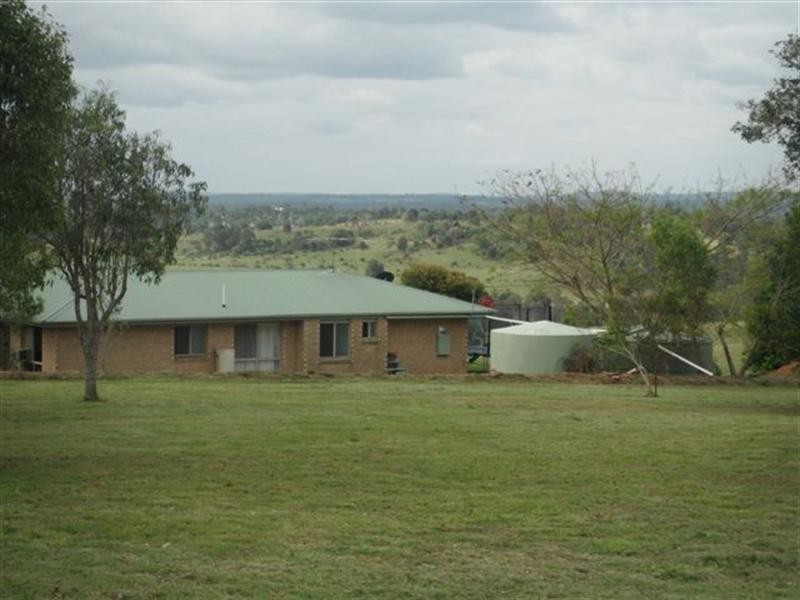 34 North Kerton Road, Nanango QLD 4615